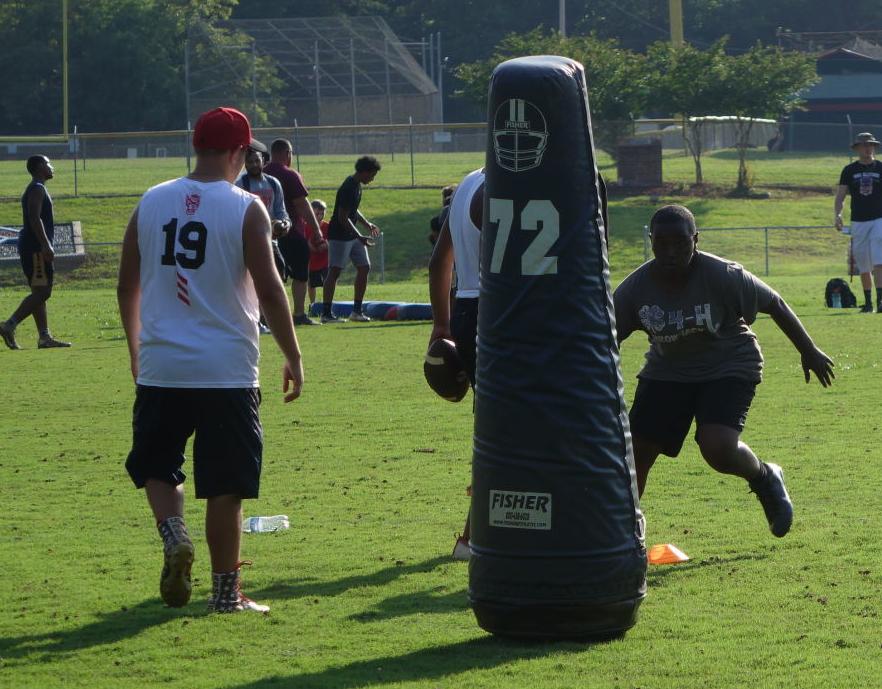 Magna Vista football camp